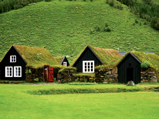 Circuit Islande islande maison traditionnelle fotolia