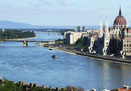 mini hongrie budapest parlement  istock
