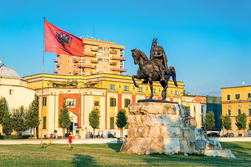 image Albanie tirana skanderbeg square flag hem bey mosque 51 as_126268241