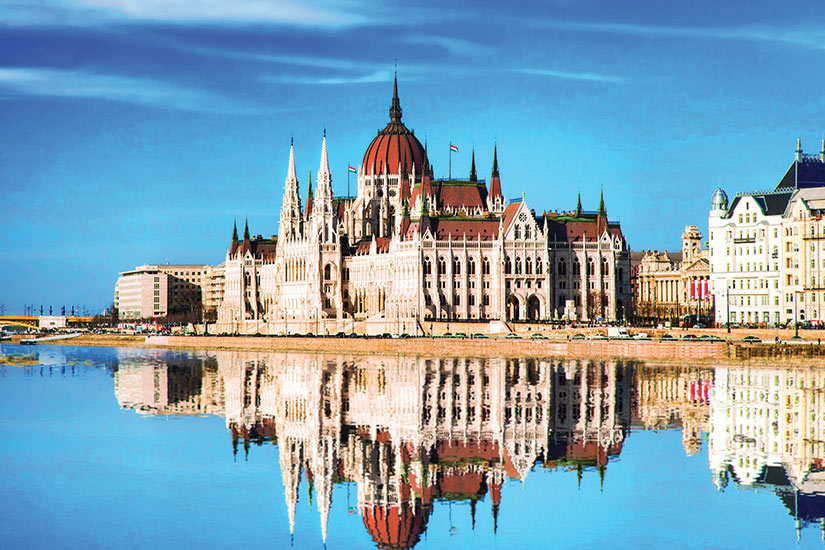 image Hongrie  Budapest Parlement et Danube  it