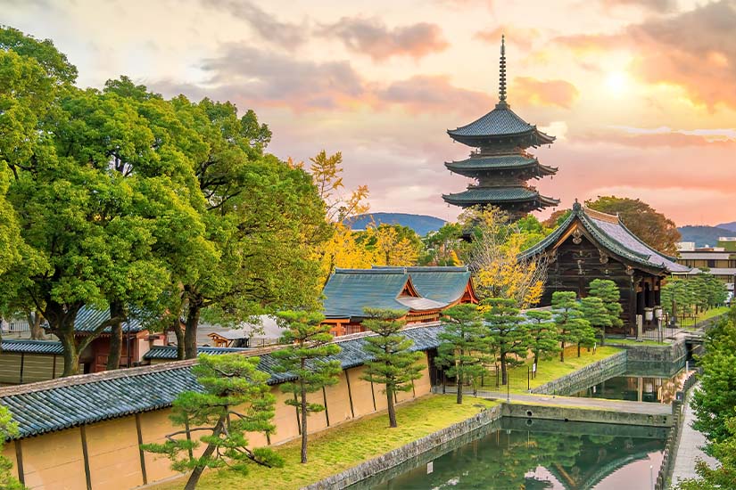 image Japon Kyoto Temple Toji et pagode en bois as_372425674
