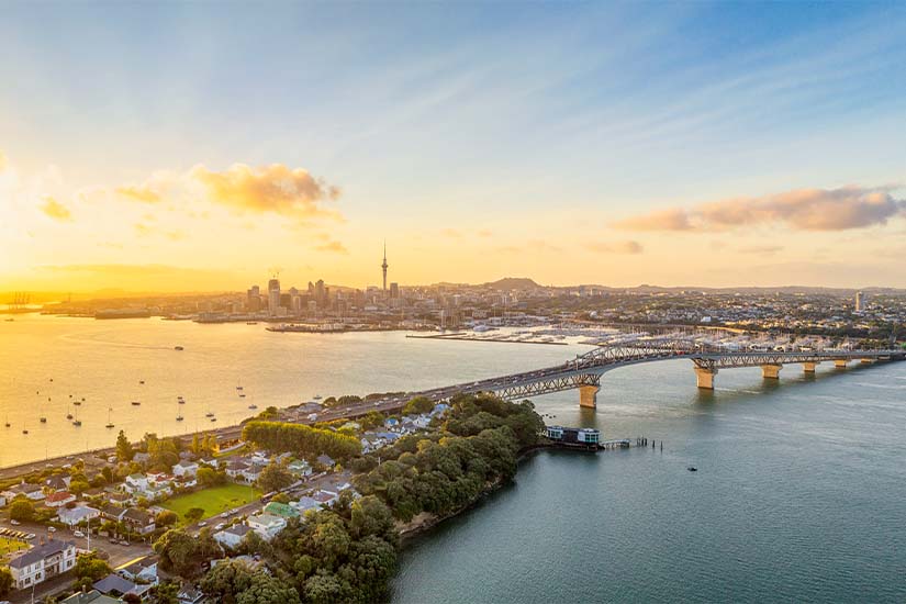 image Nouvelle Zelande Auckland au lever du soleil is_1137079196