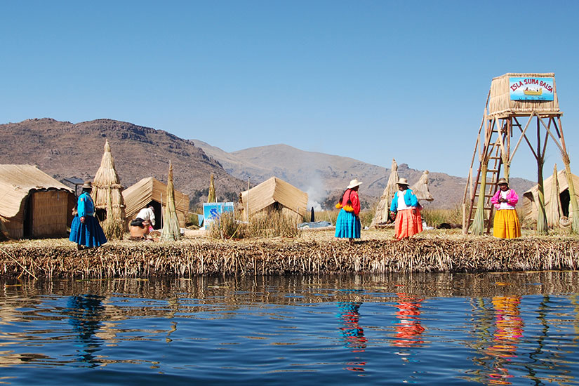 image Perou Uros Island lac Titicaca  fo
