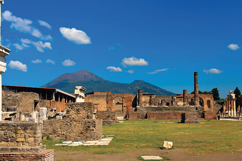 image Pompei batiment en ruine historique avec le Vezuv  fo