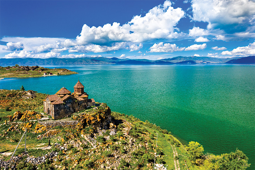 armenie hayravank monastere sur les rives du lac sevan 55 as_276806818