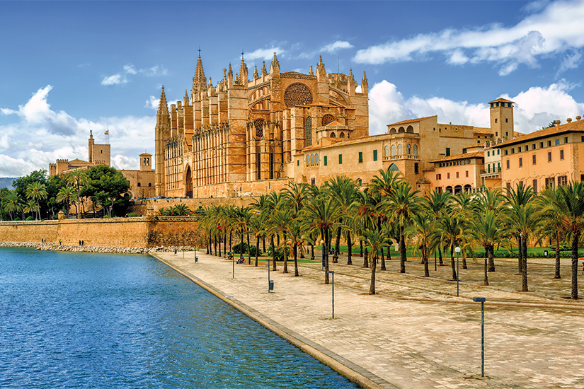 (image) image La Seu la cathedrale medievale gothique de Palma de Majorque Espagne 76 as_189687541