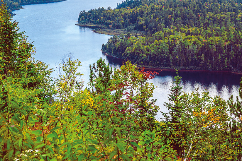 https://images.salaun-holidays.com//-image-1-Lac-Wapizagonke-dans-le-parc-national-de-la-Mauricie-Quebec-Canada-39-as_213587918.jpg