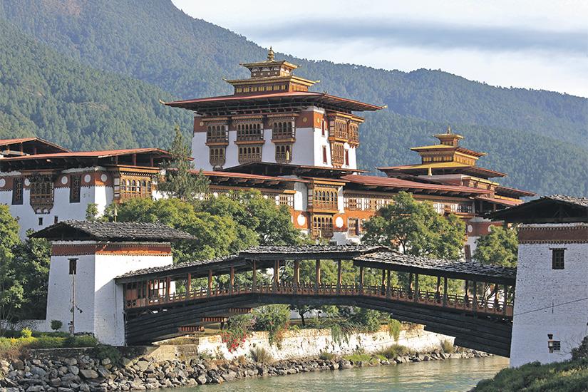 https://images.salaun-holidays.com//-image-Bhoutan-Dzong-de-Punakha-as_332608343.jpg
