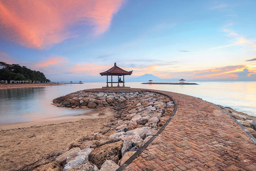 https://images.salaun-holidays.com//-image-Indonesie-Bali-Coral-Beach-Sanur-Plage-21-fo_98128149-09032017.jpg