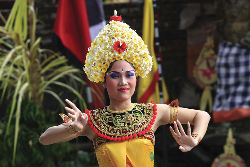 (Image)-image-Indonesie-Bali-Danseuse-du-barong-10-fo_19976335-09032017.jpg