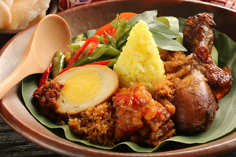 https://images.salaun-holidays.com//-image-Indonesie-Javanais-curcuma-riz-plats-18-it_84968241-09032017.jpg