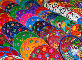 Assiettes de céramiques colorées de l'artisanat mexicain