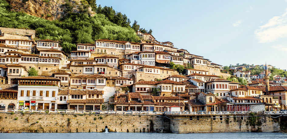 Albanie Berat la ville aux mille fenêtres