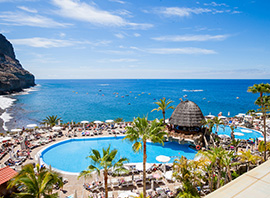 Piscine du club Framissima Taurito Princess à Grande Canarie avec vue sur mer