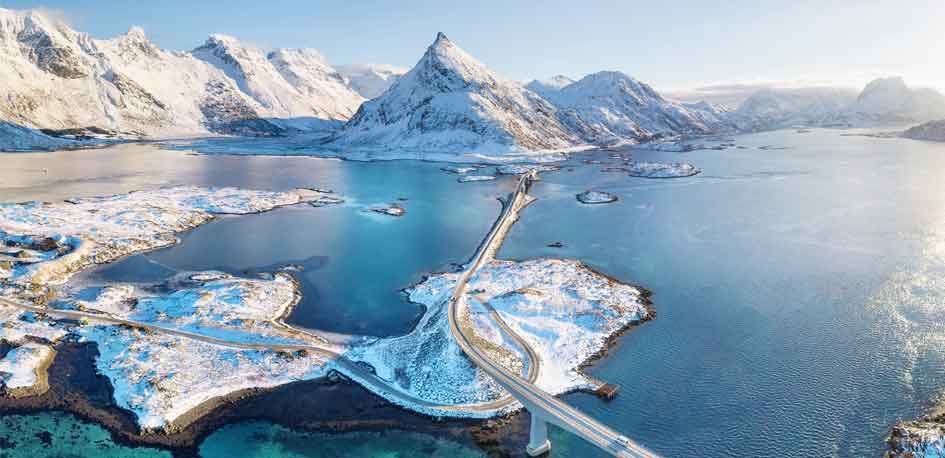 Fjords des iles Lofoten en Norvège