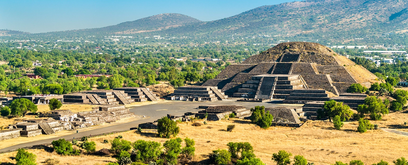 La Pyramide de la Lune à Teotihuacan au Mexique