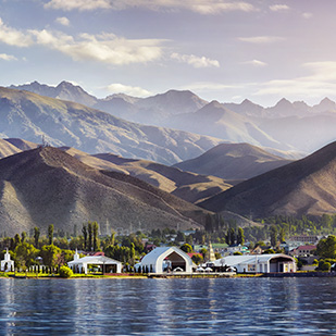Le lac Issyk-Kul, à 1600m d'altitude - Kirghizistan