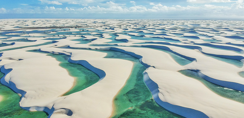 Dunes de sable et lagons du Parc National de Lençois Maranhenses.